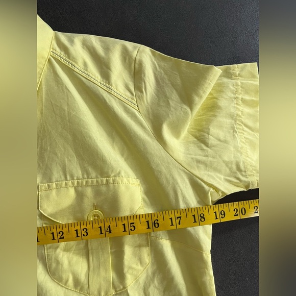 Under Armour Yellow Heat Gear UPF 30 Womens Top Cotton Pockets M NWT - Picture 8 of 11